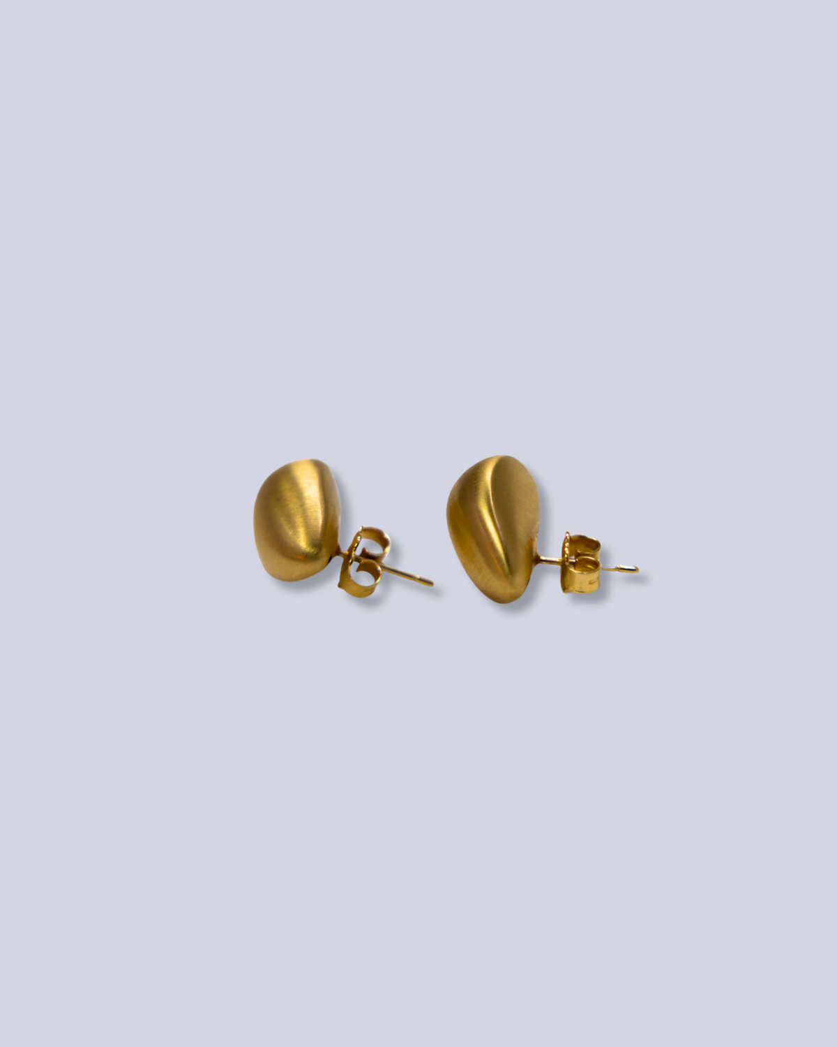 Yellow gold matte stud