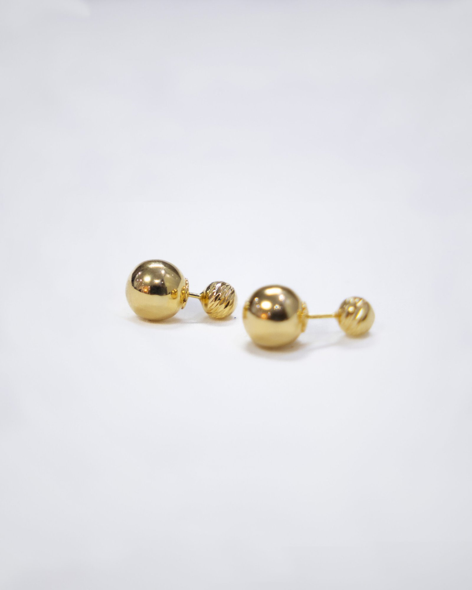 Yellow gold double stud