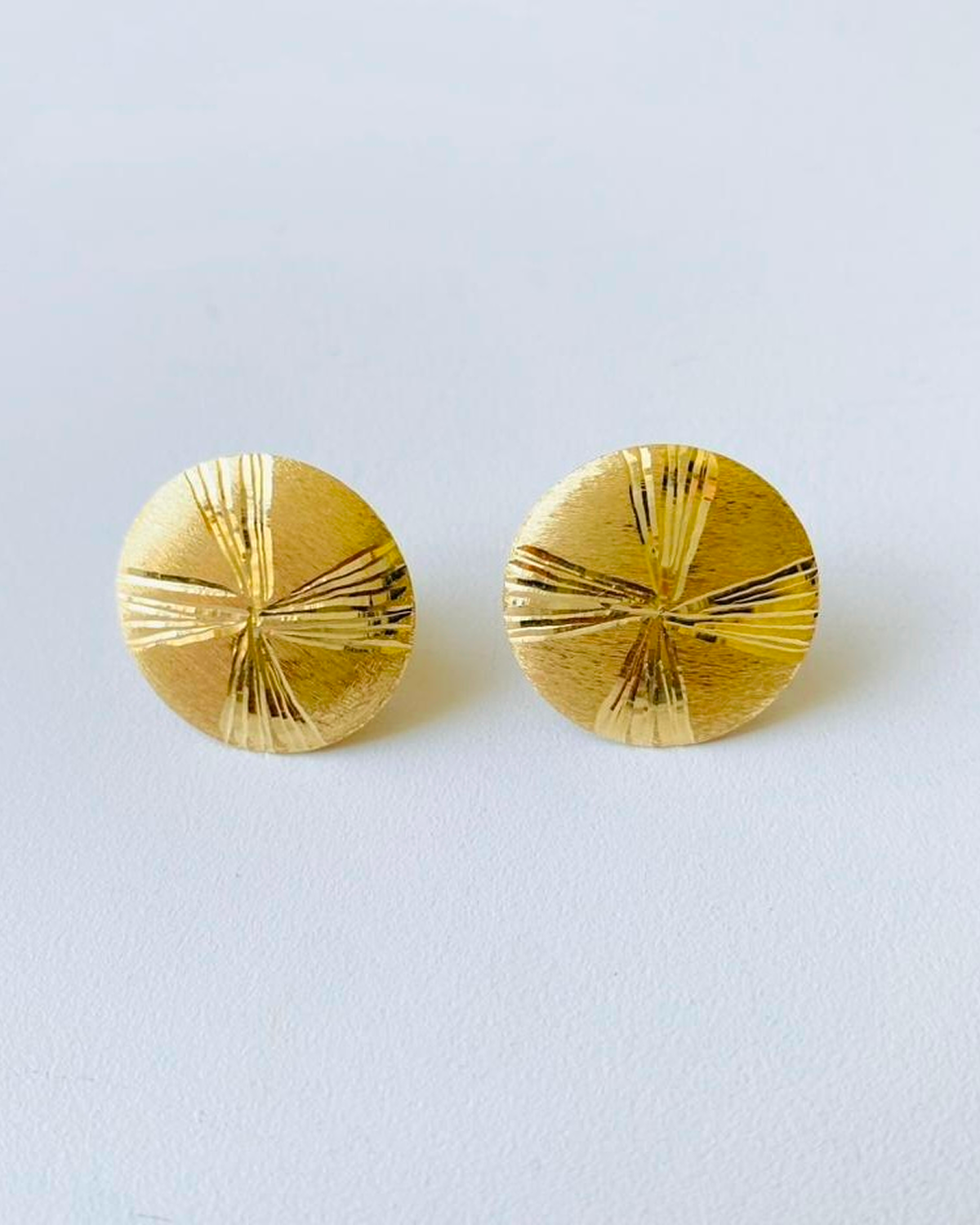 Yellow Gold Patterened stud